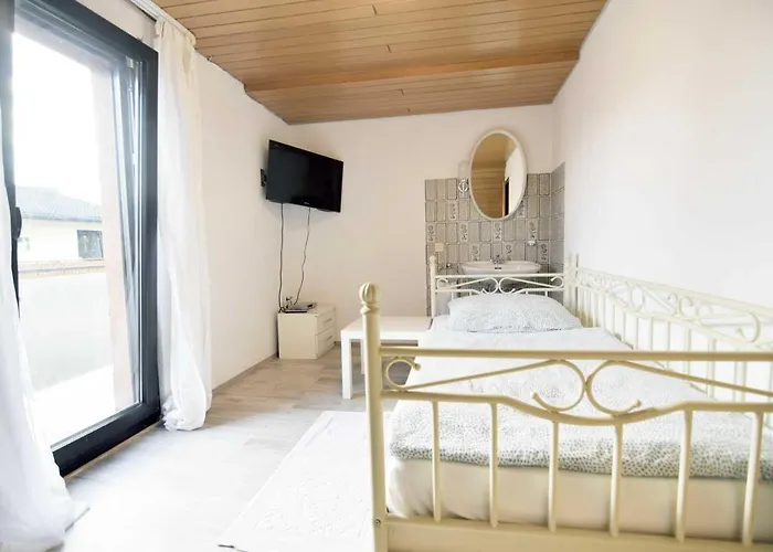 Work & In Near Troisdorf Apartment *